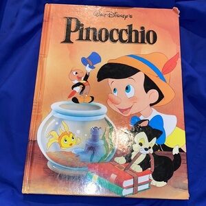 Walt Disney’s Pinocchio Vintage book read description